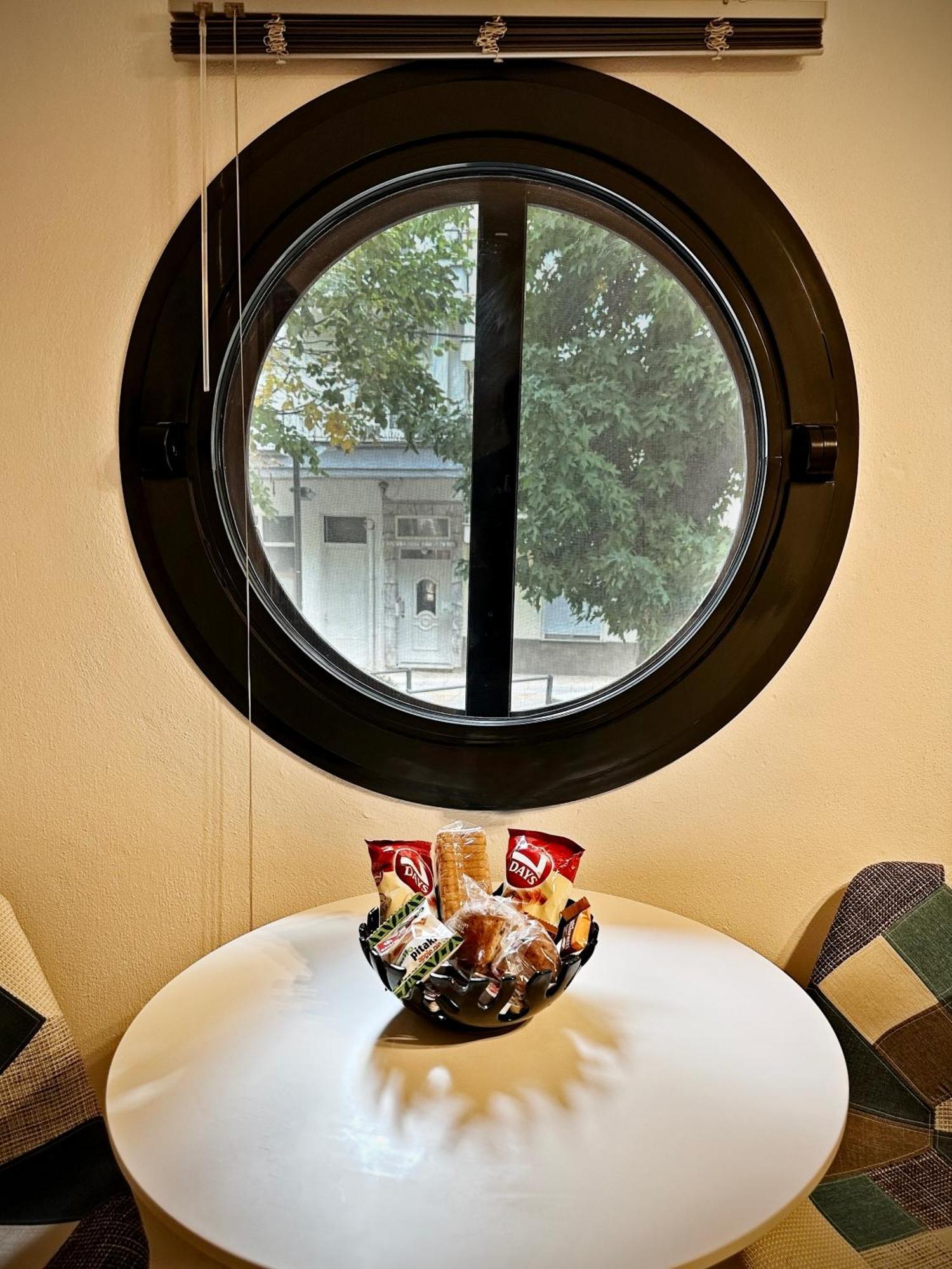 אדסה Central & Riverfront Room 1 מראה חיצוני תמונה